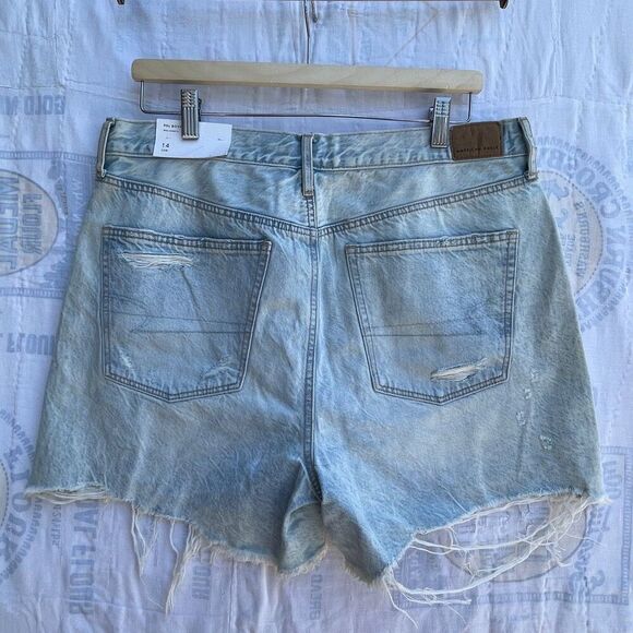 American Eagle Blue 90s Denim Boyfriend Mid Length Ripped Jean Short Size 14 NWT - Picture 3 of 6